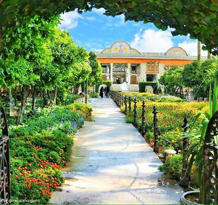 نارنجستان قوام: تَألُّقُ العماراتِ الجميلةِ في واحةِ النَّارَنجِ الساحرة